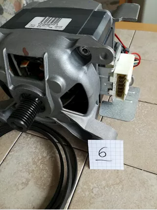 Motori per lavatrice WHIRLPOOL, modello AWOC 5104, in ottime condizioni - Foto 5