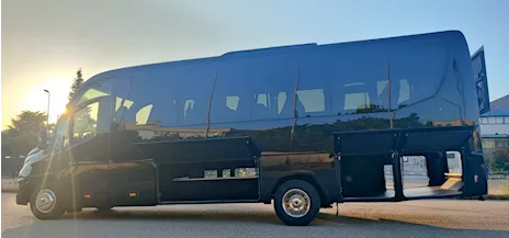 Pronta consegna nuovo Pegaso 31 posti nero metal 475 BMW