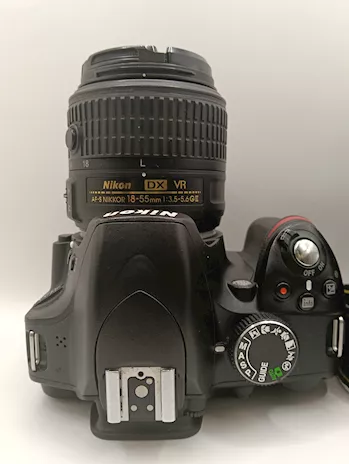 Nikon D3200 con obiettivo VR. Come nuova - Foto 3