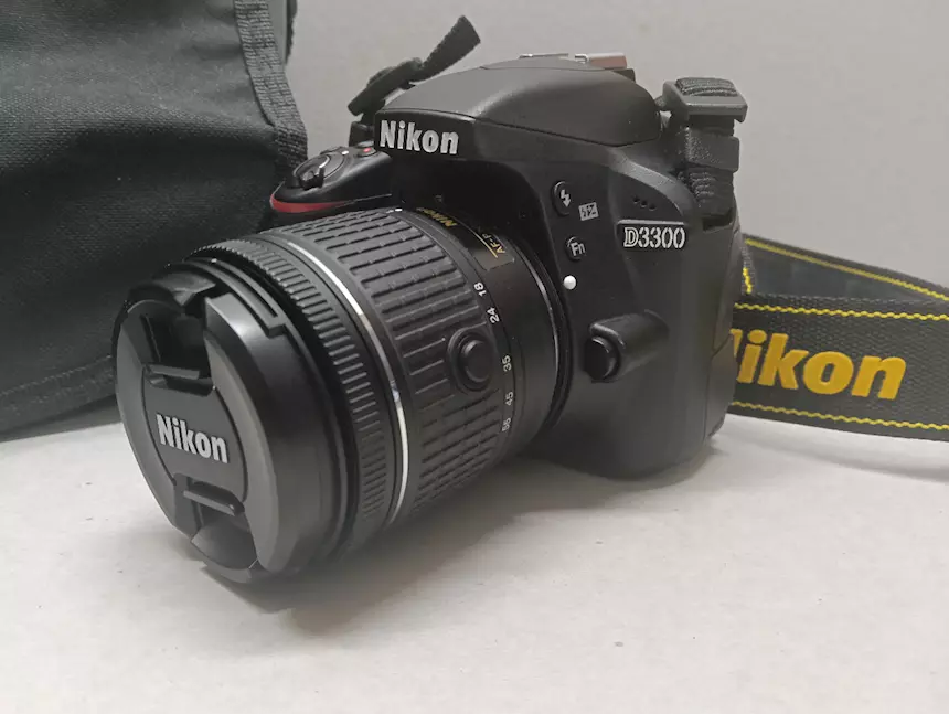 Foto 2Nikon D3300 con obiettivo. Come nuova