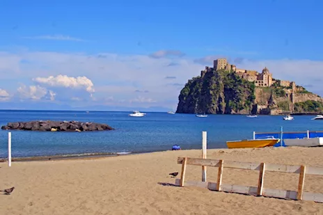 Ischia Bilocale con bel terrazzo mediterraneo last minute