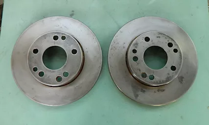 Dischi freno anteriori ventilati Mercedes 190 W201