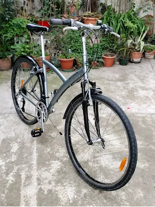 Bici Bitwin da Dechatlon in alluminio mis. 28sportiva