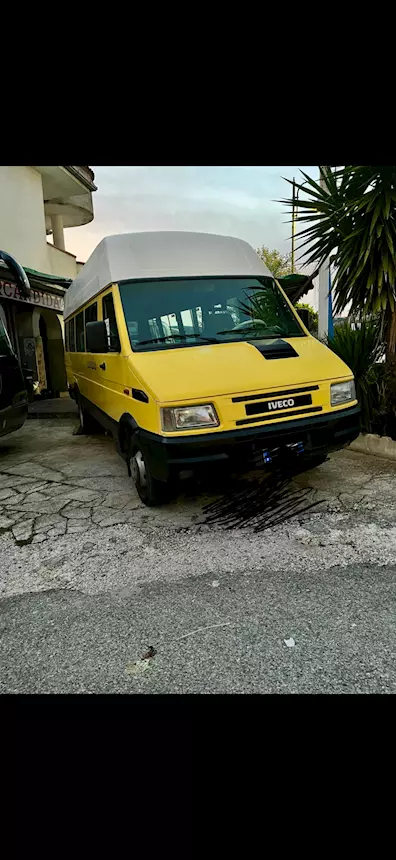 Vendo scuolabus Marca Iveco