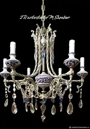 Lampadario nei colori chiari argento + panna + accenti blu