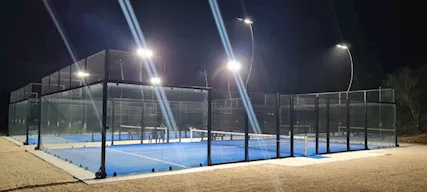 Terreno con campi padel