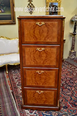Scarpiera stile Napoleone III a quattro ripiani