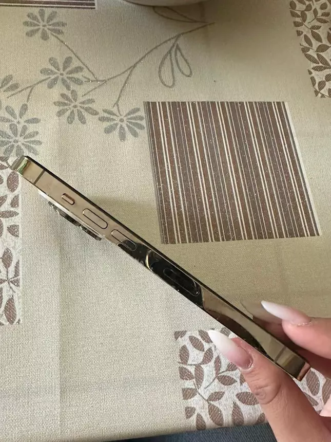 Foto 5IPhone 14 Pro oro, ottimo stato