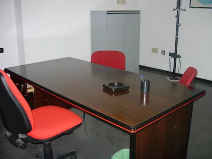 Scrivanie Tavolo Sedie mobili Ufficio, color grigio, colore rosso - Foto 3