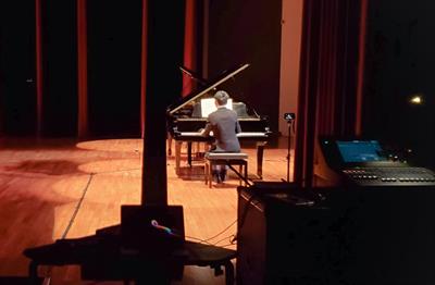 Tenore e organista per matrimoni ed eventi