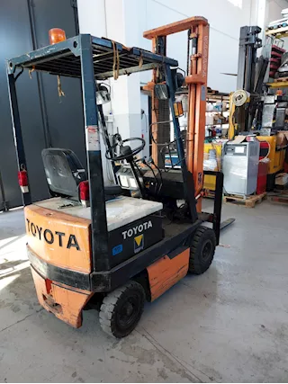 Muletto/carrello elevatore Toyoya elettrico