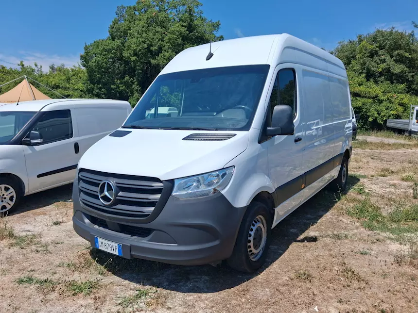 Mercedes Sprinter Tetto Alto Passo Medio Anno 2023 Km 90000, cambio manuale