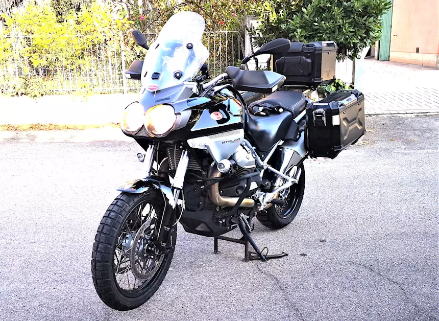 Moto Guzzi Stelvio 1200