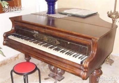 Pianoforte mezza coda
