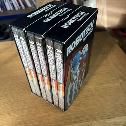 Robotech la serie animata completa in box DVD originali