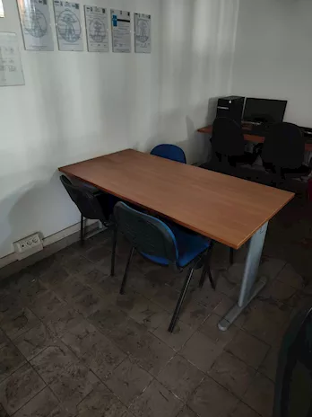 Scrivanie e mobili da ufficio in svendita da fallimento, ottime condizioni - Foto 3