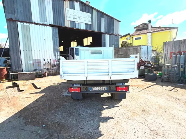 Foto 4Camion Marca Nissan Cabstar 35.12 ribaltabile Anno 2002 Km 233000