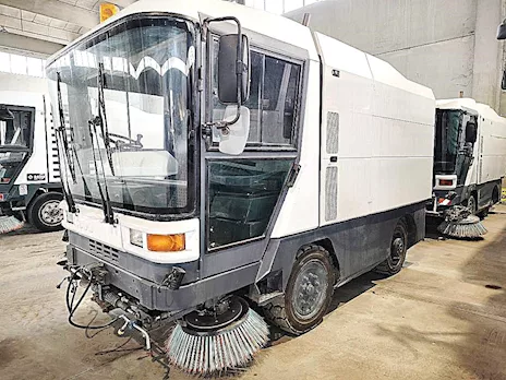 Spazzatrice stradale RAVO 5002 Eco, patente B