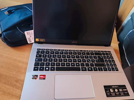 Acer Aspire Go 15 AG15-42P-R9Q9 AMD Ryzen™ 7 5825U Computer - Anteprima 2