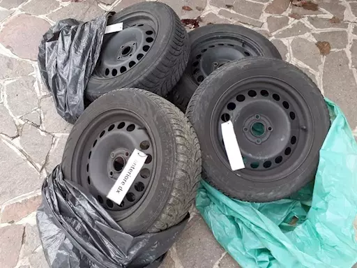 Cerchi + gomme Opel Corsa, prezzo trattabile - Anteprima 1