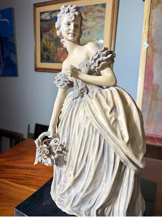 Scultura di dama anni '40
