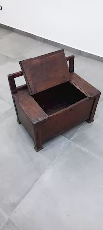 Antica cassapanca in legno - Anteprima 2
