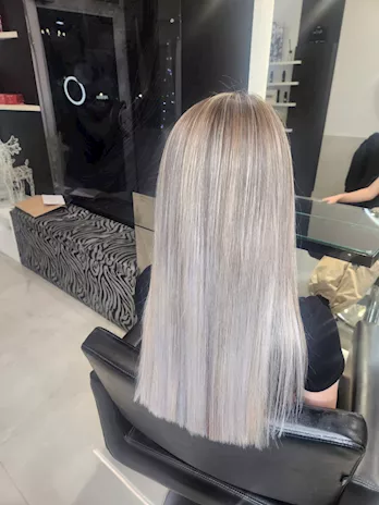 Parrucchiera rifinita lavori tecnici