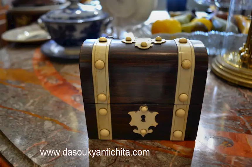 Cofanetto porta profumi XX secolo, in legno - Foto 6