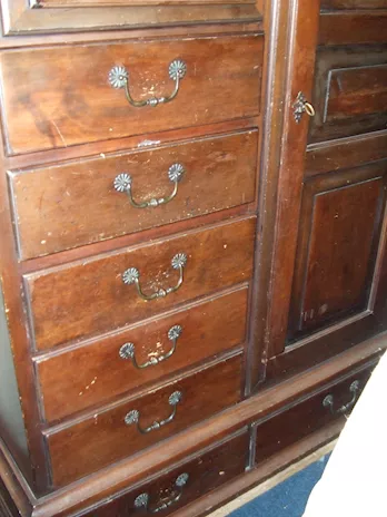 Armadietto stilizzato, in legno - Anteprima 3