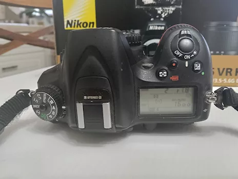 Nikon D7100 con scatola e Battery Grip - Foto 4