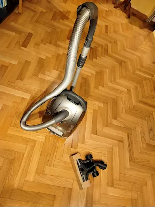 Aspirapolvere Hoover Athos Cordless, €50 + Event.Sped.€30 - Foto 2