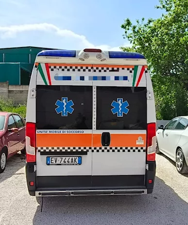 Ambulanza Fiat Ducato, cambio manuale, ottime condizioni - Foto 2