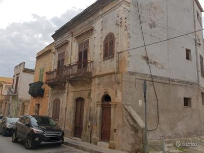 Castelvetrano intero stabile del 1900 di vani 9 - Foto 2
