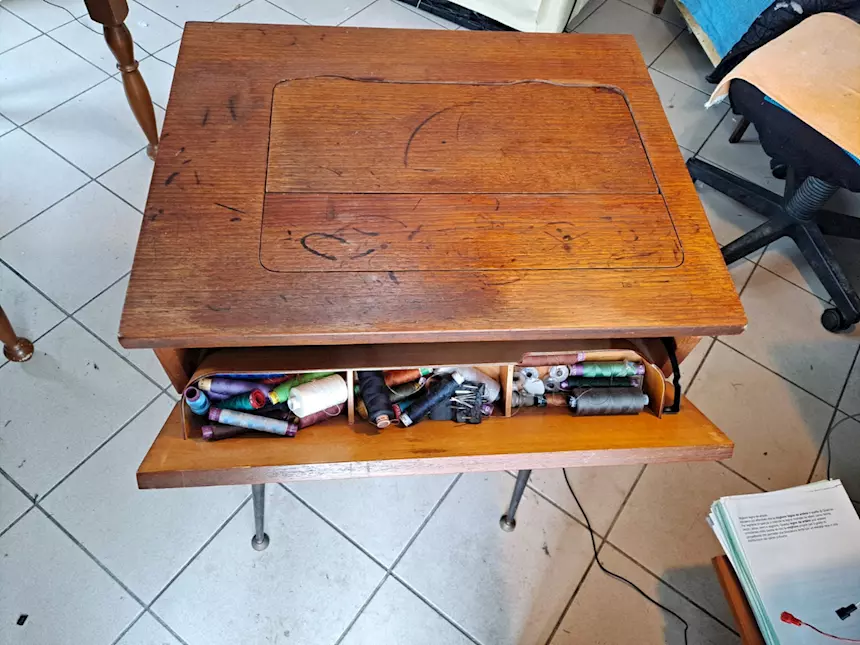 Macchina da cucire SINGER mod. 411 anni 70, ottimo stato - Foto 10
