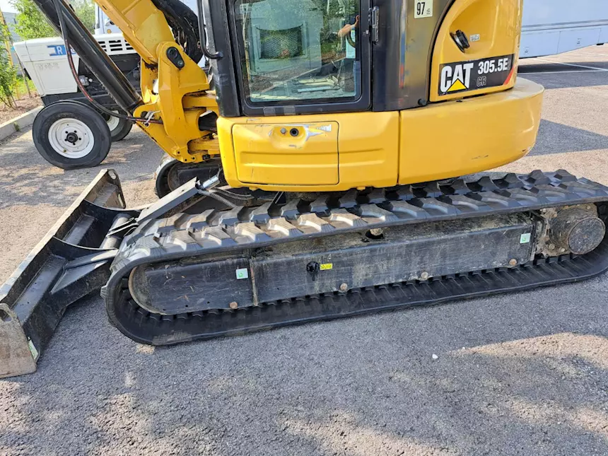 Foto 3Caterpillar 305 5 e anno 2017 Ore 4100 Escavatore