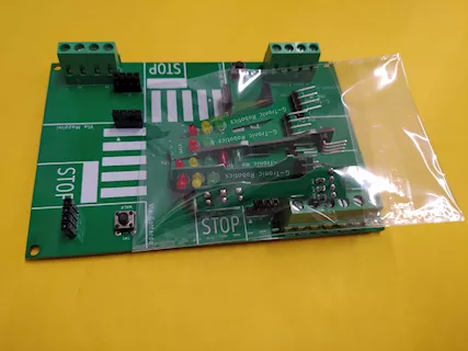 Modellino di semaforo per PLC Siemens e Arduino - Foto 2