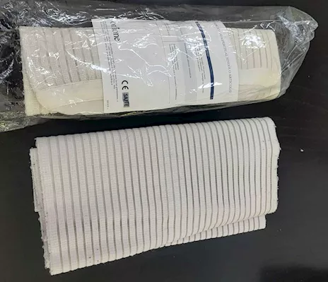 Fascia elastica contenitiva, regolabile e anatomica