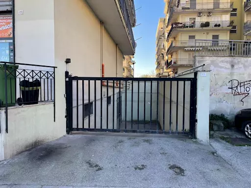 Box auto - In parco Fico a Casalnuovo di Napoli