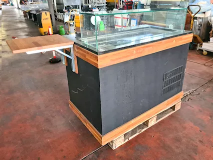 Vetrina preparazione dessert usata