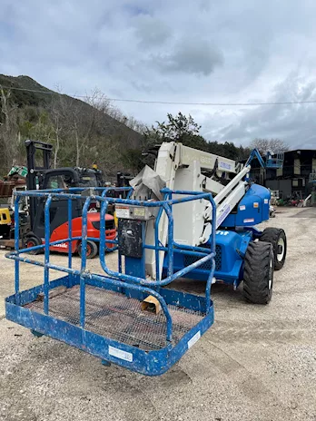 Piattaforma aerea articolata diesel 15 Metri, modello UP - Foto 2