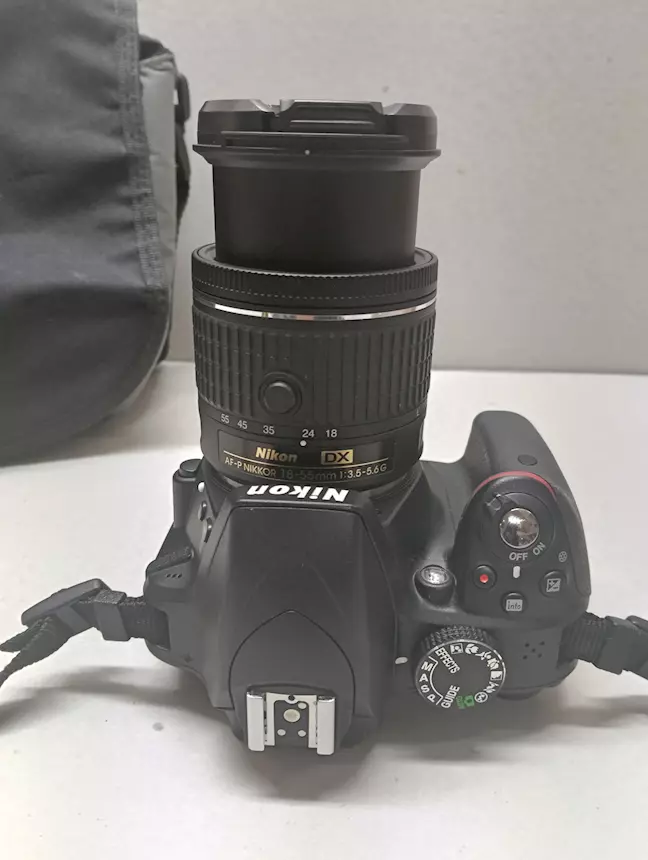Foto 4Nikon D3300 con obiettivo. Come nuova