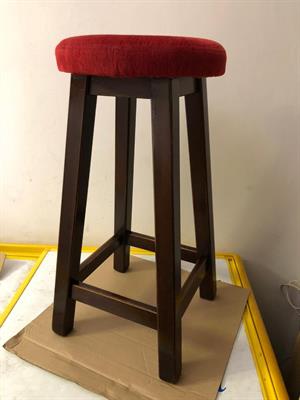 Sgabello in legno