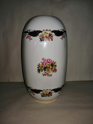 Vaso in vera porcellana finemente decorato