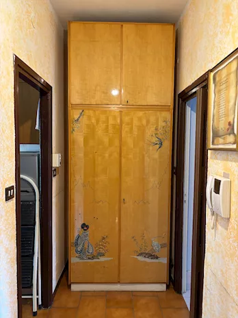 Armadio vintage anni 60 dipinto a mano