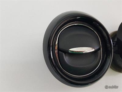 Bocchette aria Renault Clio Captur cornice nera, colore nero, in ottime condizioni - Foto 5