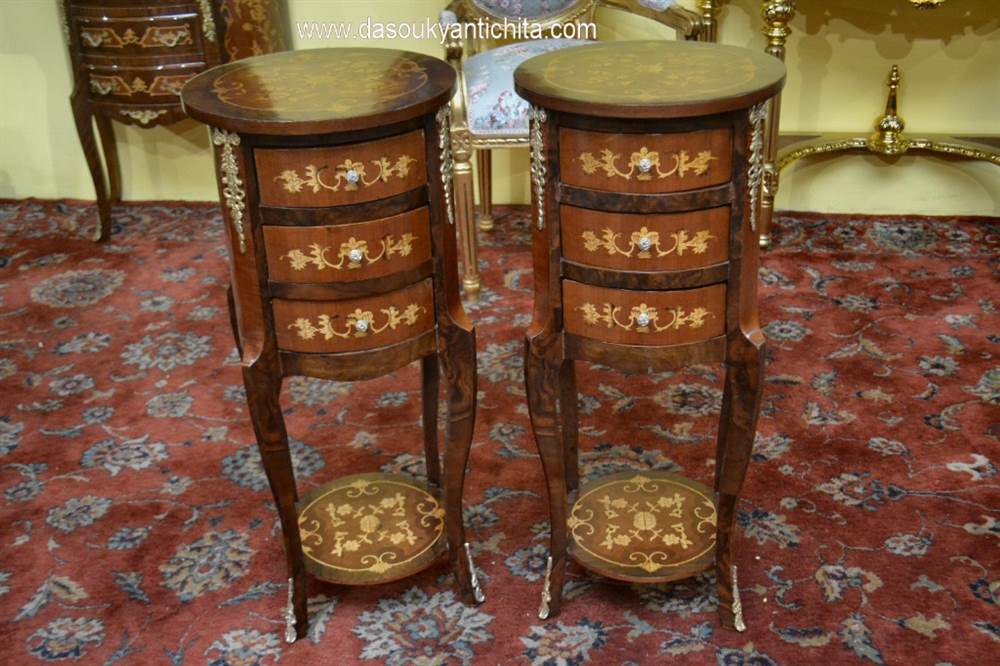 Coppia di tavolini-comodini tondi intarsiati stile Luigi XV