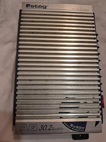Amplificatore per auto STEG