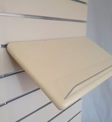 Regalo per chiusura negozio mensole
