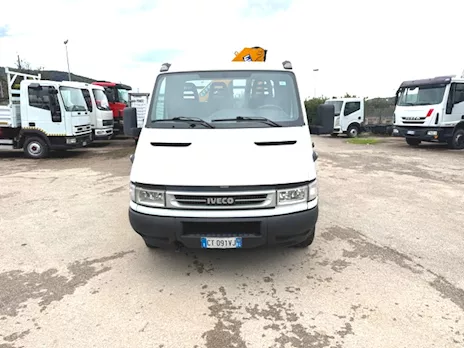 Camion Iveco Daily 35C17 ribaltabile e gru, marca Effer - Foto 2
