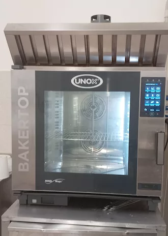 Forno unox bakertop con cappa condensazione